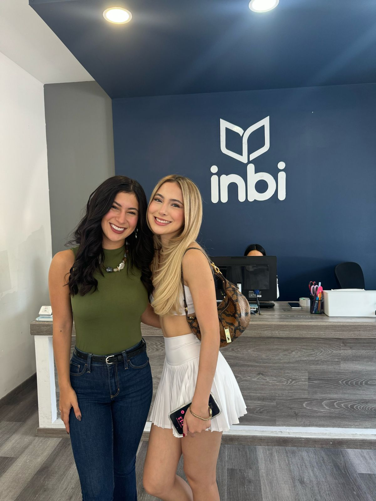 Agendar cita para conocer promociones de inglés en INBI